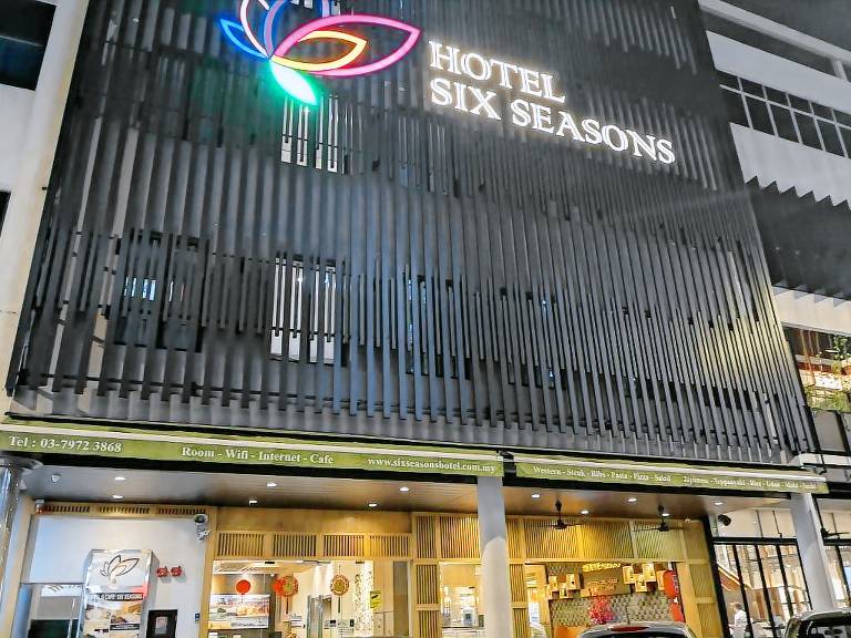 Hotel Six Seasons