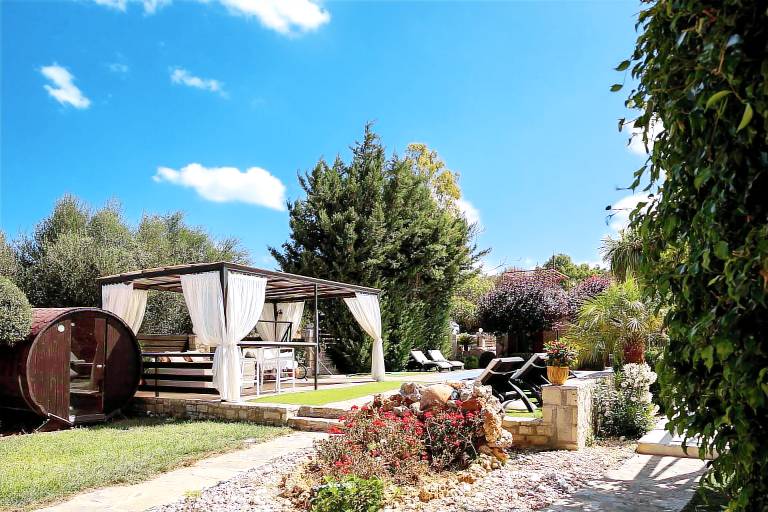Fully equipped villa with private pool, yard & barbecue | Dogs allowed — photo 4