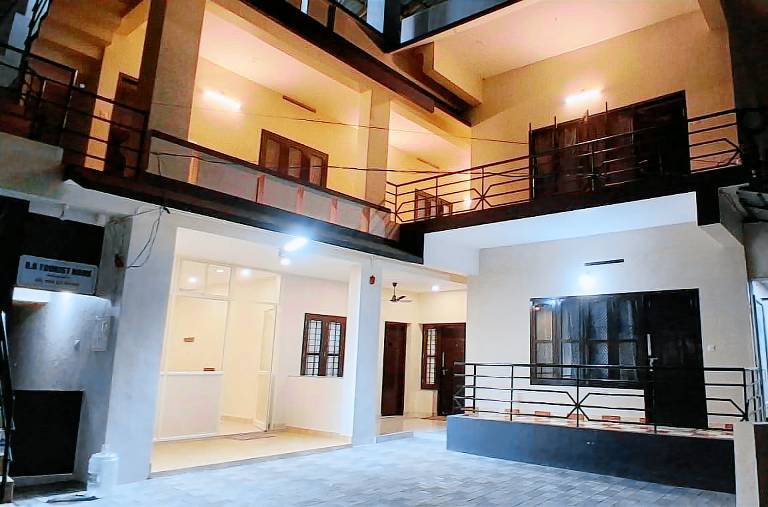 RB TOURIST HOME in Thiruvananthapuram