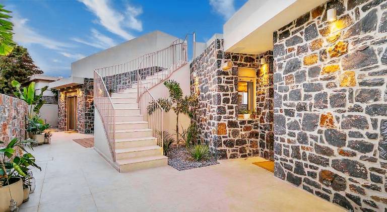 Nice villa with private pool, yard & terrace | Pet-friendly — photo 4