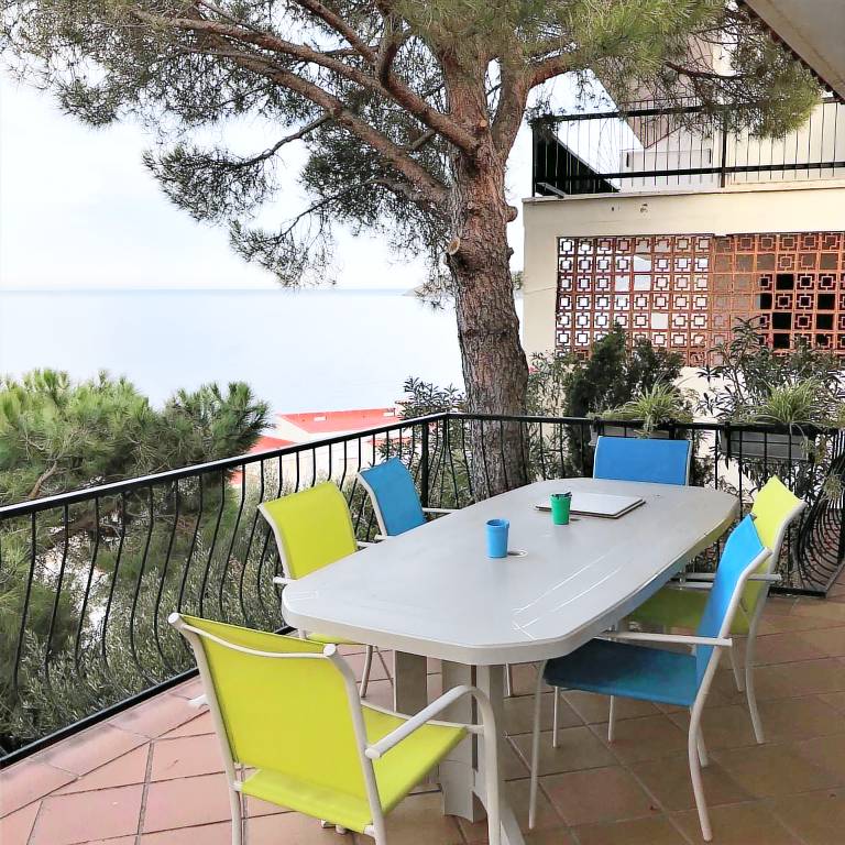 Family-friendly wonderful apartment with yard & terrace | Sea view | Close to the beach | Pet-friendly — photo 5