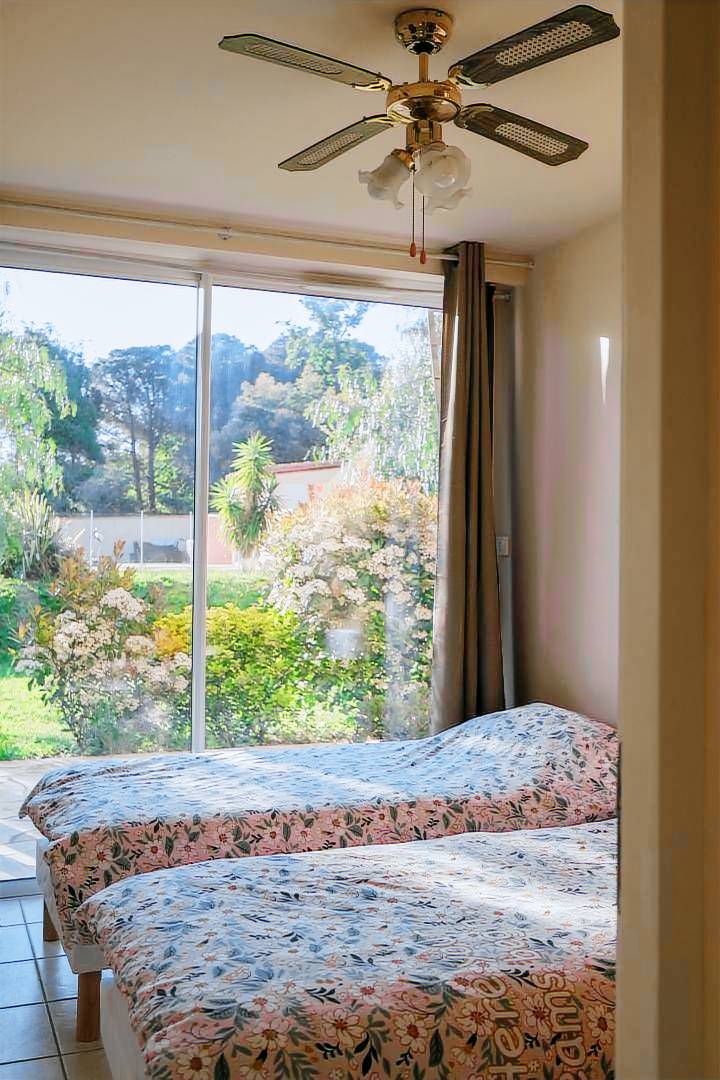 Gite with yard, heated pool & patio — photo 4