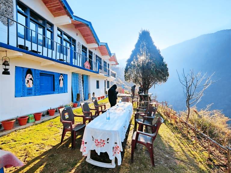 Fully equipped vacation home with grill, yard & pool | Water view | Suitable for remote work | Pets are welcome in Rajgarh