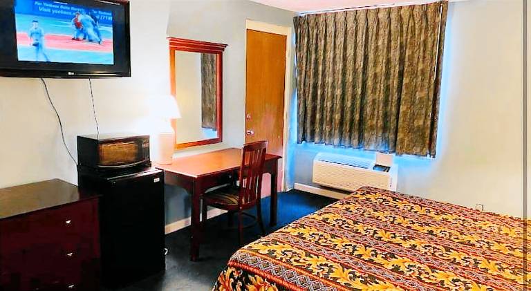 Economy Inn of Greenville, Near ECU Health Center — photo 4