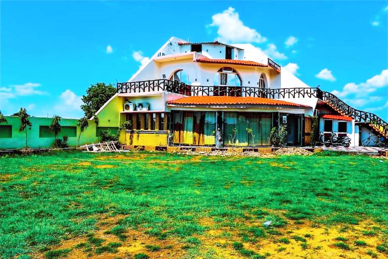 Villa Orachha