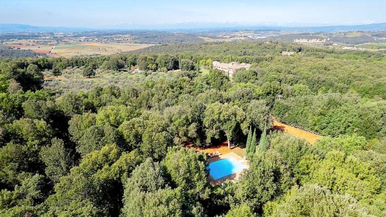 Villa with grill, yard & private pool | Garden view — photo 3