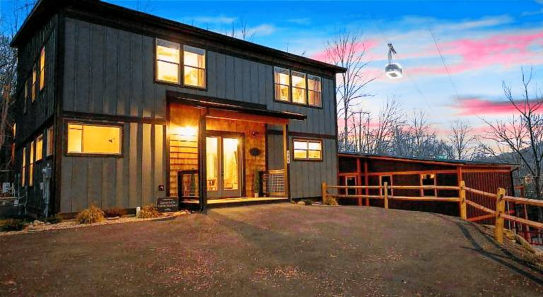Luxury Gatlinburg Cabin, Heated Pool, Theater, Hot Tub in Gatlinburg, TN