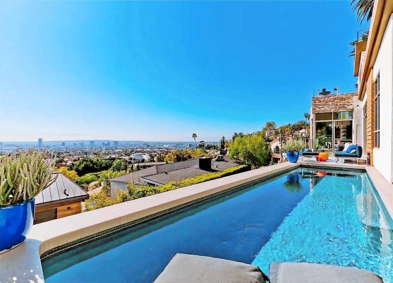 Villa  Studio City