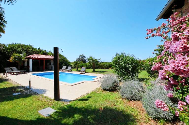 Villa with pool, grill & yard | Pool view — photo 5