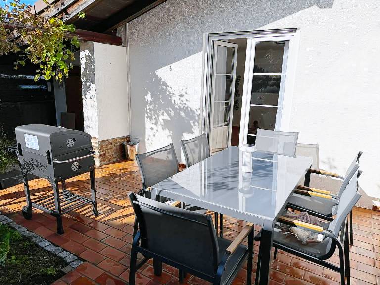 Apartment with grill & garden | Nature view — photo 2