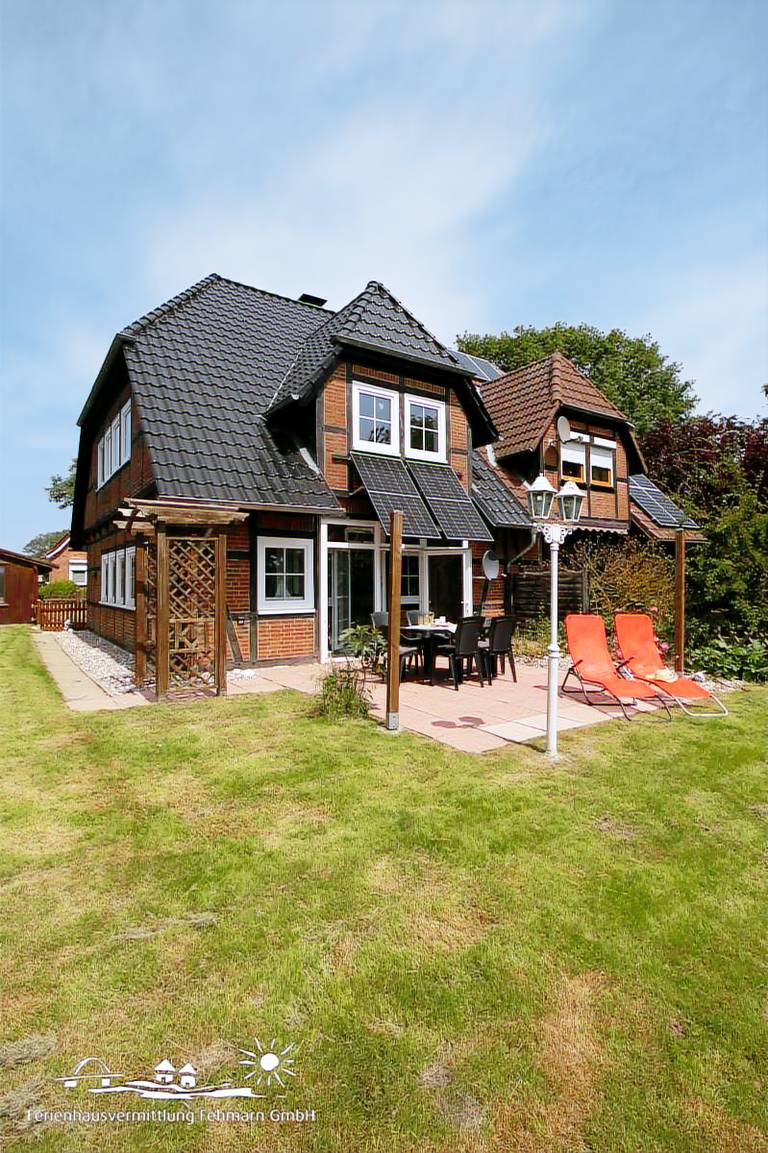 Family-friendly spacious vacation home with garden, terrace & grill | Pets are welcome — photo 2