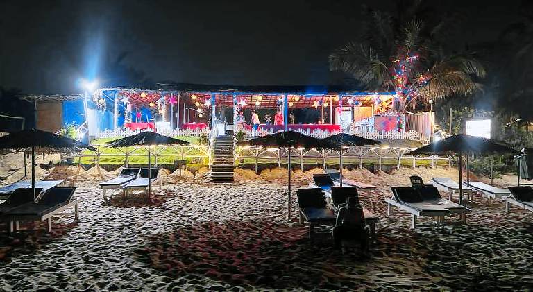 Happy Shack Beach And Wooden Huts — photo 4