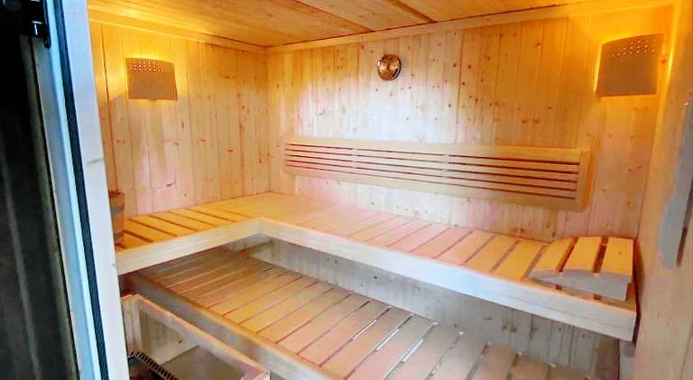 Apartment with sauna — photo 4