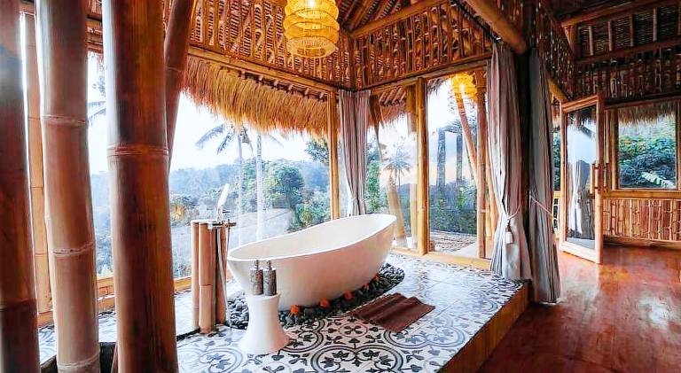 Villa with hot tub & pool | Pets are welcome — photo 3