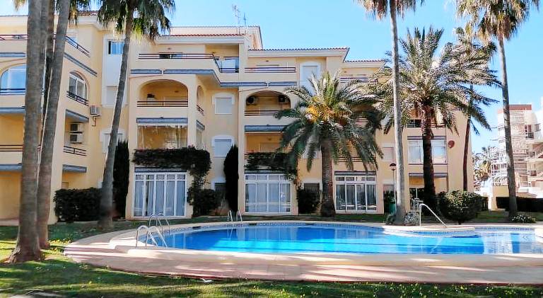 Rental apartment with terrace, garden & pool — photo 3