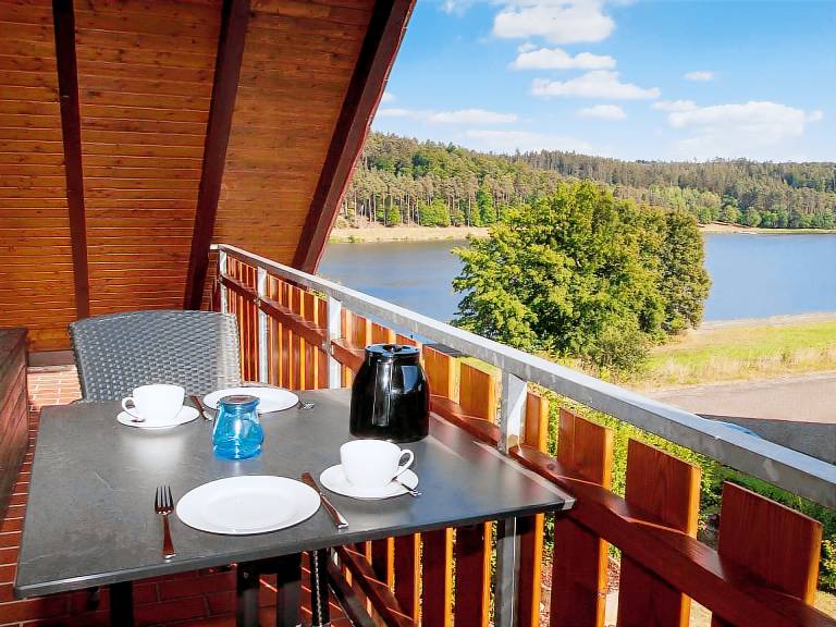 Komfortable Ferienwohnung mit Seeblick