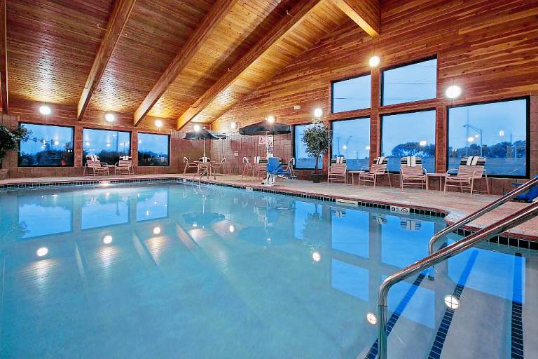 AmericInn by Wyndham Fort Dodge — photo 2