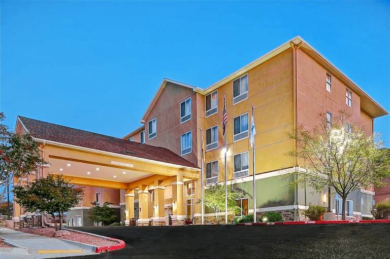 Homewood Suites by Hilton Albuquerque Airport