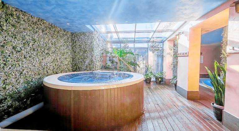 Wonderful serviced apartment with garden, pool & barbeque | Pet-friendly — photo 4