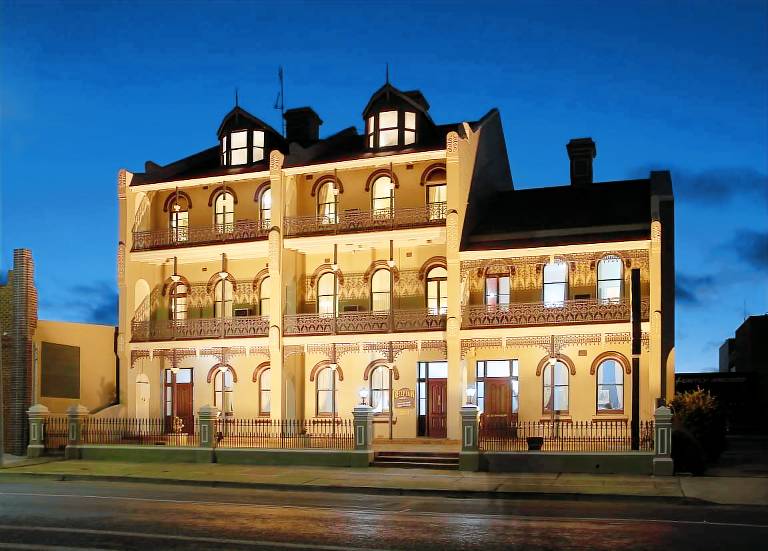 Motel  Goulburn