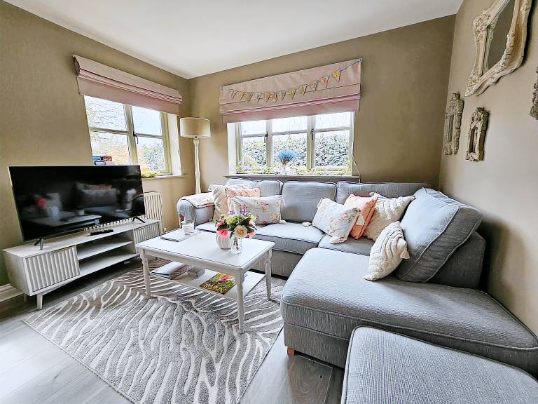 Cottage - Sleep 4, Pet Friendly & Enclosed Garden — photo 3
