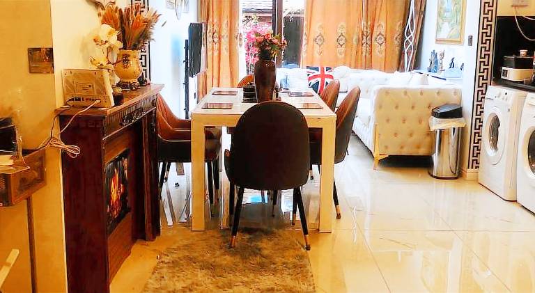 House with 4 rooms for 8 persons in London