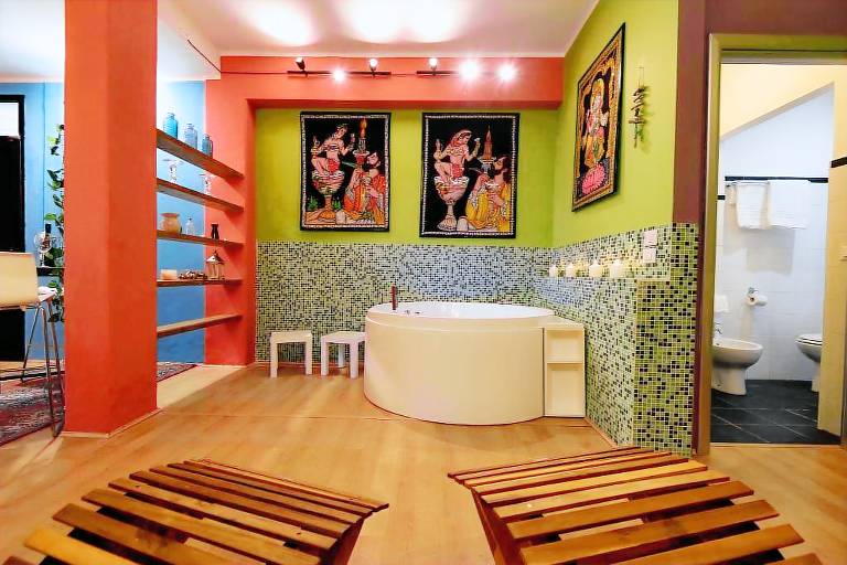Dedicated room with sauna, pool & garden — photo 2
