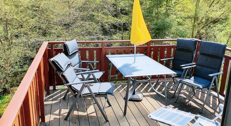 Rental apartment with yard, grill & patio | Pets are welcome — photo 3