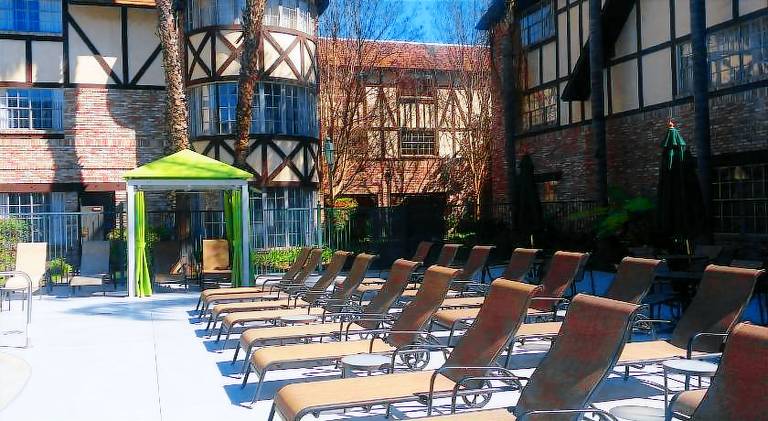 Anaheim Majestic Garden Hotel — photo 4