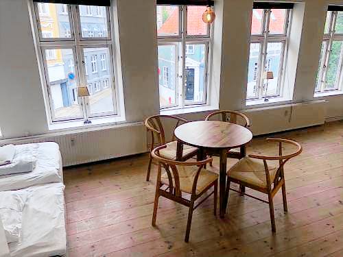 Rental apartment with patio — photo 4
