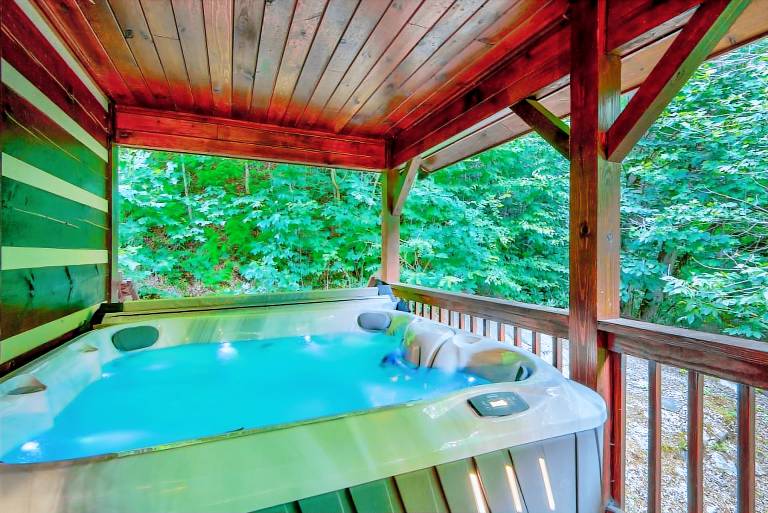 Uncle Johns Cabin in peaceful Valle Crucis - Hot Tub - Pool Table - Ping Pong — photo 4