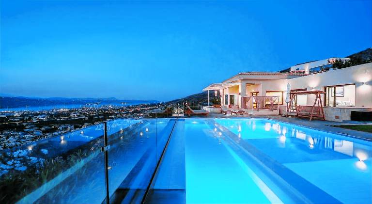 Villa with pool & hot tub — photo 2