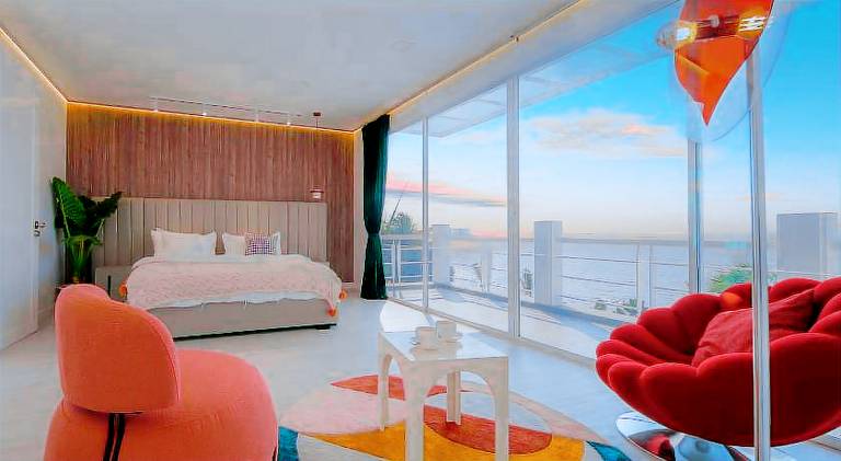 Serviced apartment with hot tub, terrace & pool | Pet-friendly — photo 2