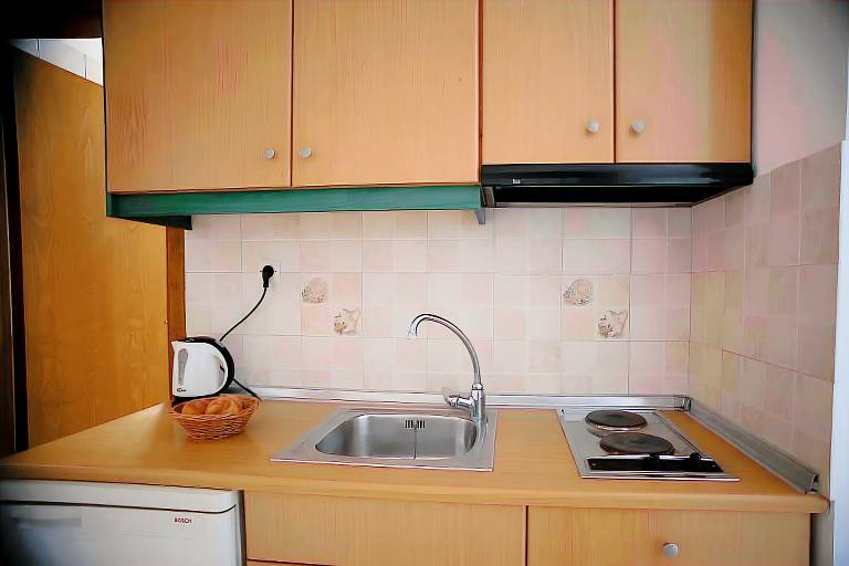 Holiday Apartment "Standard" with Sea View, 2 Shared Terraces & Wi-Fi — photo 4