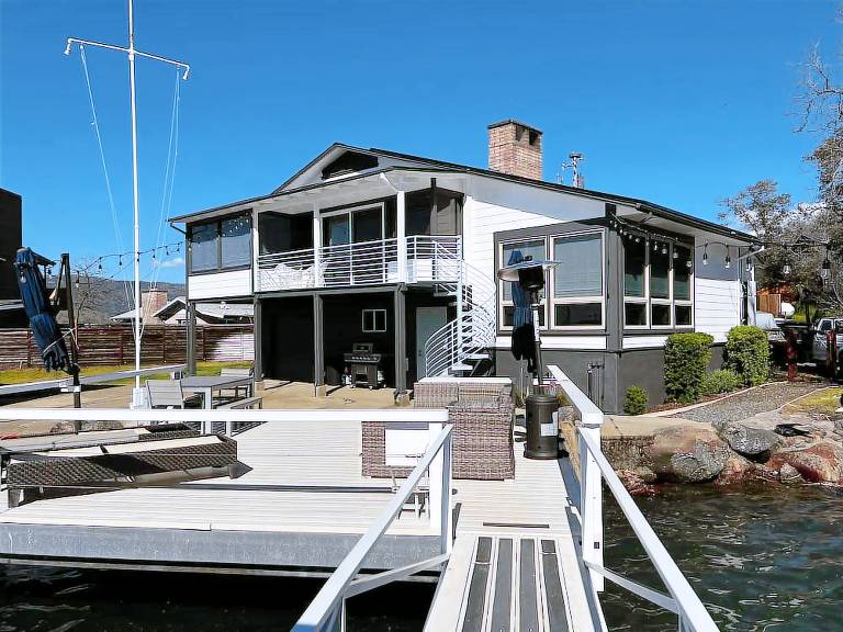 House  Kelseyville