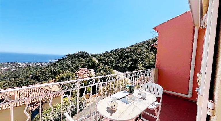 Holiday apartment with pool — photo 2