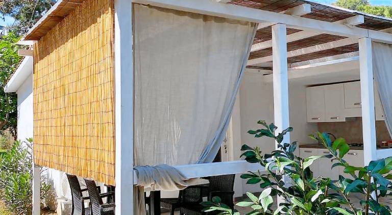 Holiday apartment with garden, terrace & BBQ — photo 3