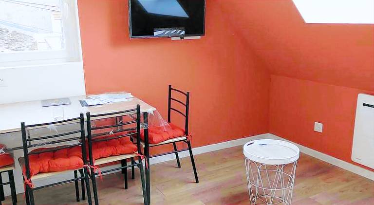 Holiday apartment with 1 room for 2 persons in Montreuil