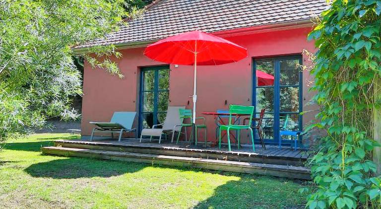 Rental apartment with terrace & yard in Guestrow