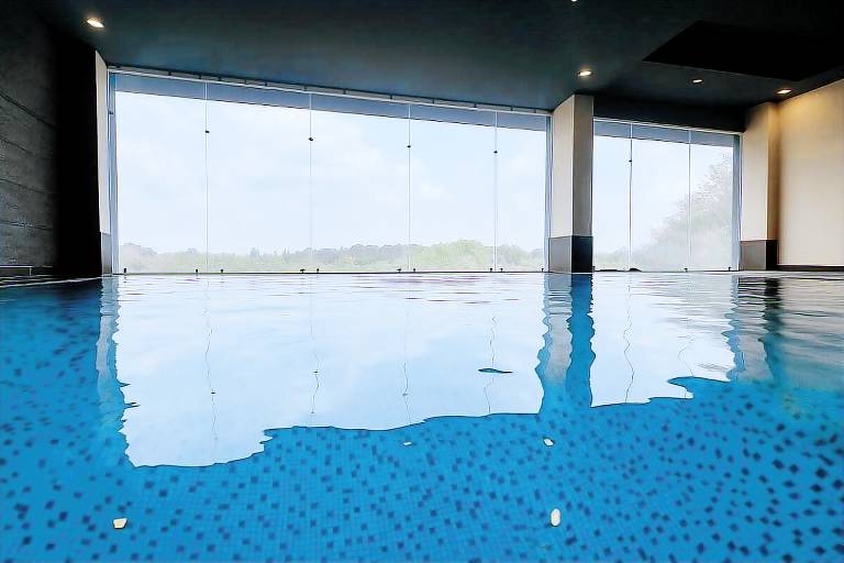 House with pool & grill — photo 3