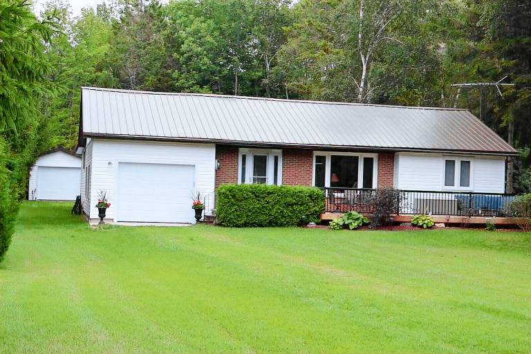 House Red Bay
