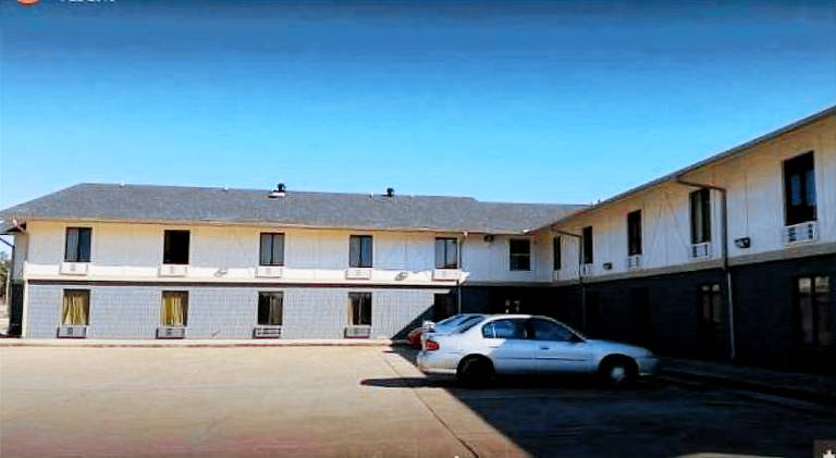 Briarwood Inn in Pine Bluff, AR