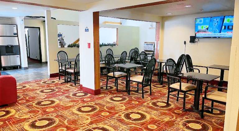 Days Inn by Wyndham Fort Dodge — photo 4