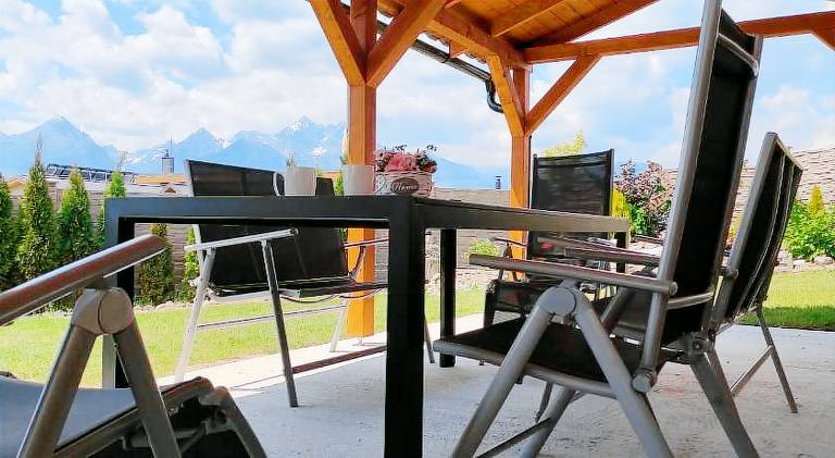Lodge with terrace, barbecue & hot tub | Good for workation — photo 4