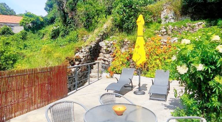 House with yard & terrace | Pet-friendly — photo 5