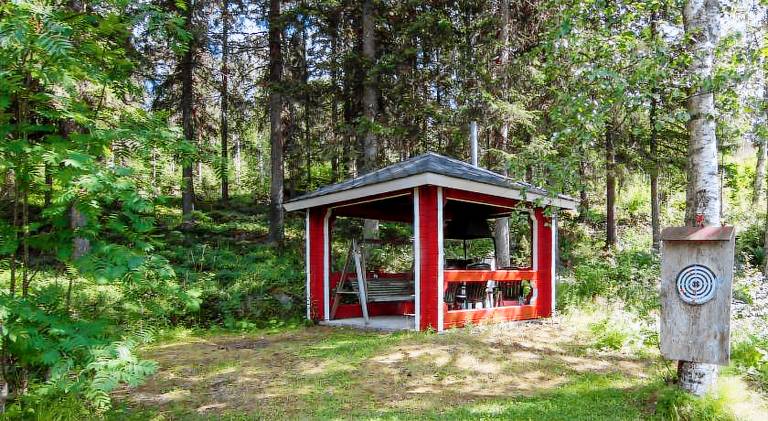 Vacation home with sauna, patio & yard — photo 4
