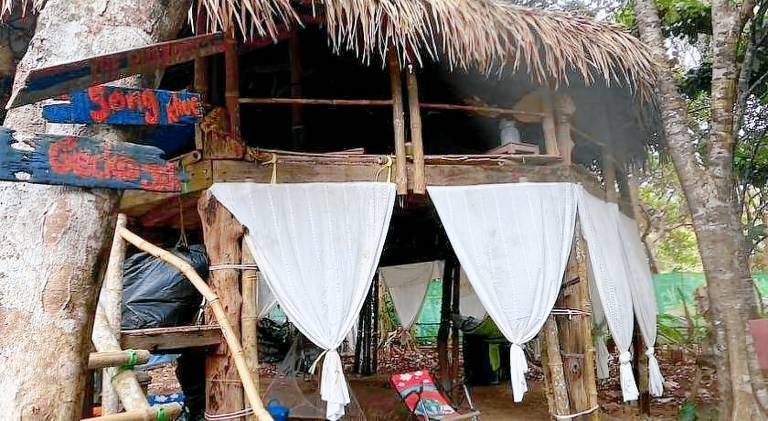 Black sand Gypsea Home Little Bay Kohchang Ranong — photo 5