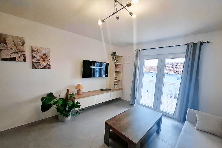 Holiday apartment with grill in Orebic