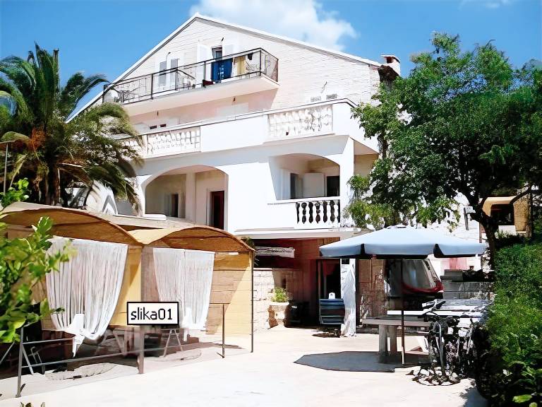 Apartment Bol