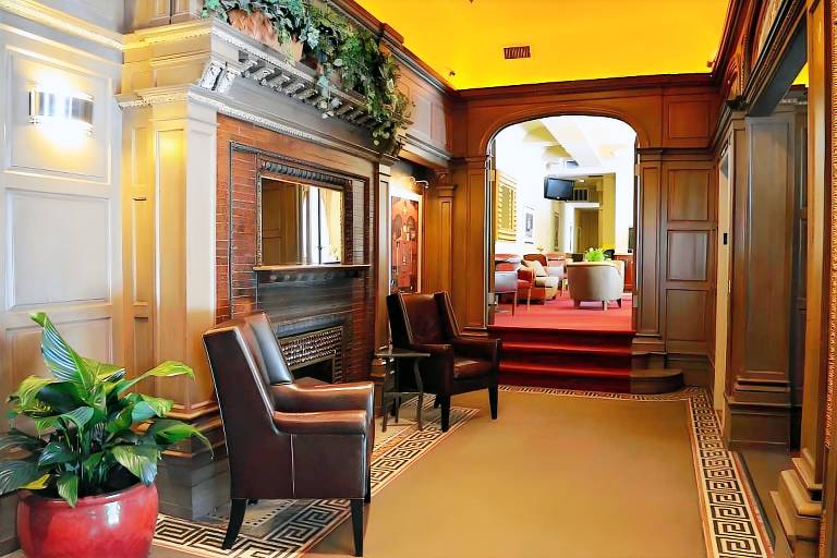 Alexander Inn in Philadelphia, PA